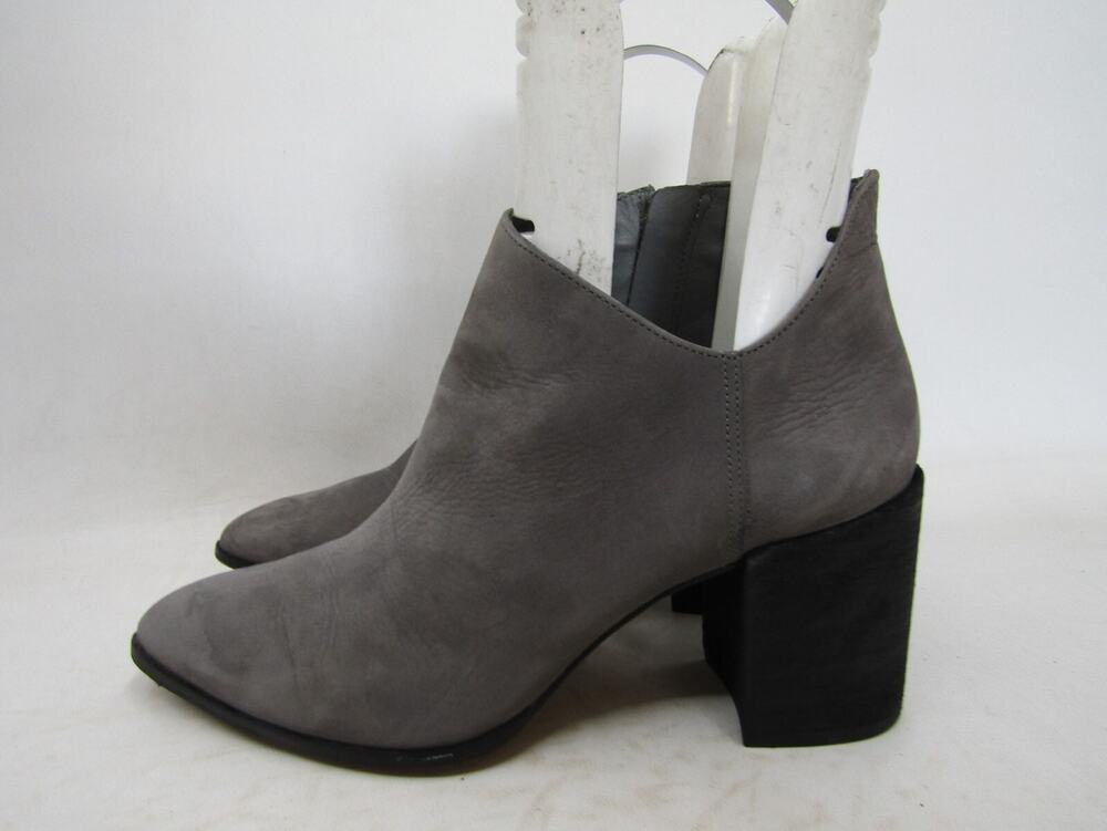Vince Camuto Womens Size 10 M Gray Suede Zip Ankle Heeled Fashion Boots Bootie